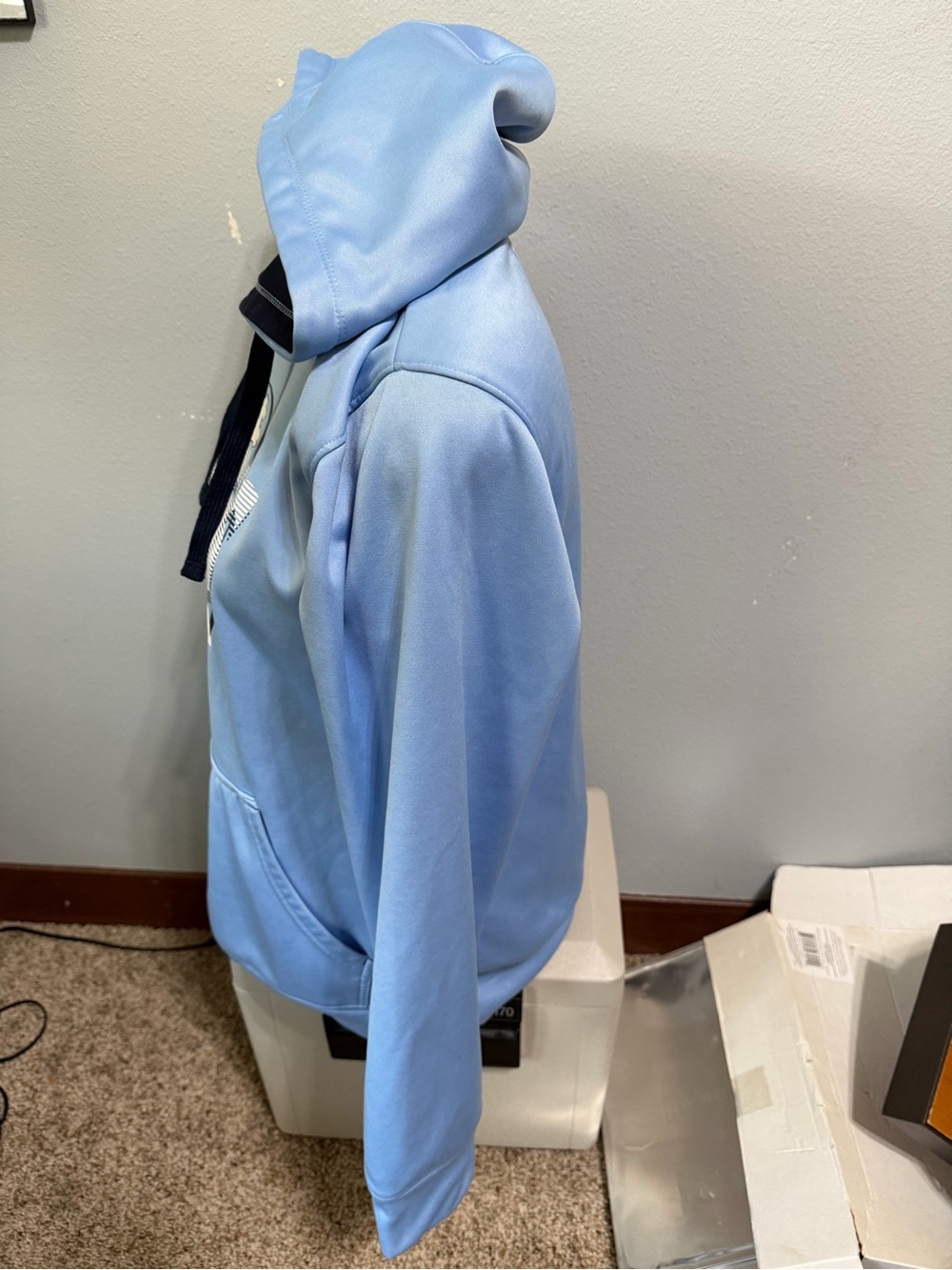 Majestic Section 101 UNC Tar Heels Light Blue Basketball Hoodie - Picture 2 of 5